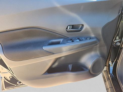 Used 2025 Nissan Kicks Play S image 14