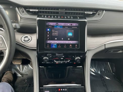 Certified 2022 Jeep Grand Cherokee L Limited AWD/4WD image 21
