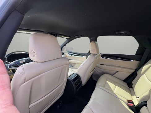 Used 2018 Cadillac XT5 AWD image 35
