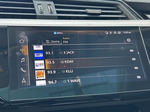 Used 2024 Audi Q8 e-tron Prestige w/ Prestige Package image 18