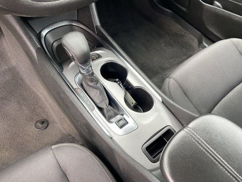 Used 2024 Chevrolet Malibu LT FWD image 24