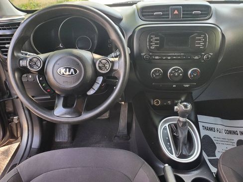 Used 2016 Kia Soul FWD image 15