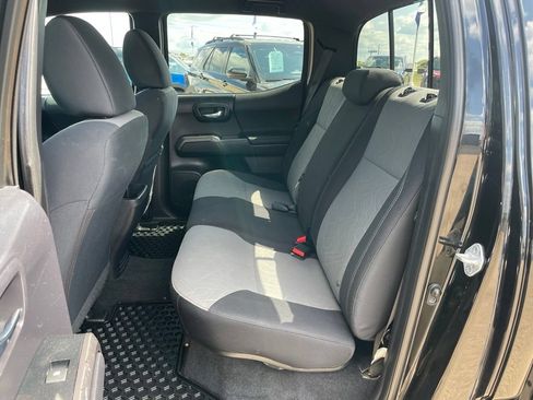 Used 2021 Toyota Tacoma 4x4 Double Cab w/ Tacoma SR5 Package image 8