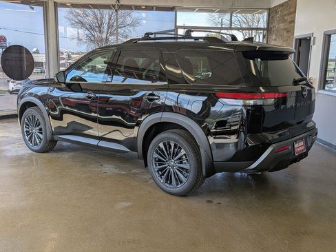 New 2026 Nissan Pathfinder SL w/ SL Premium Package AWD/4WD image 6