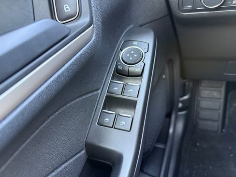 Used 2022 Ford Escape SE w/ Convenience Package image 19