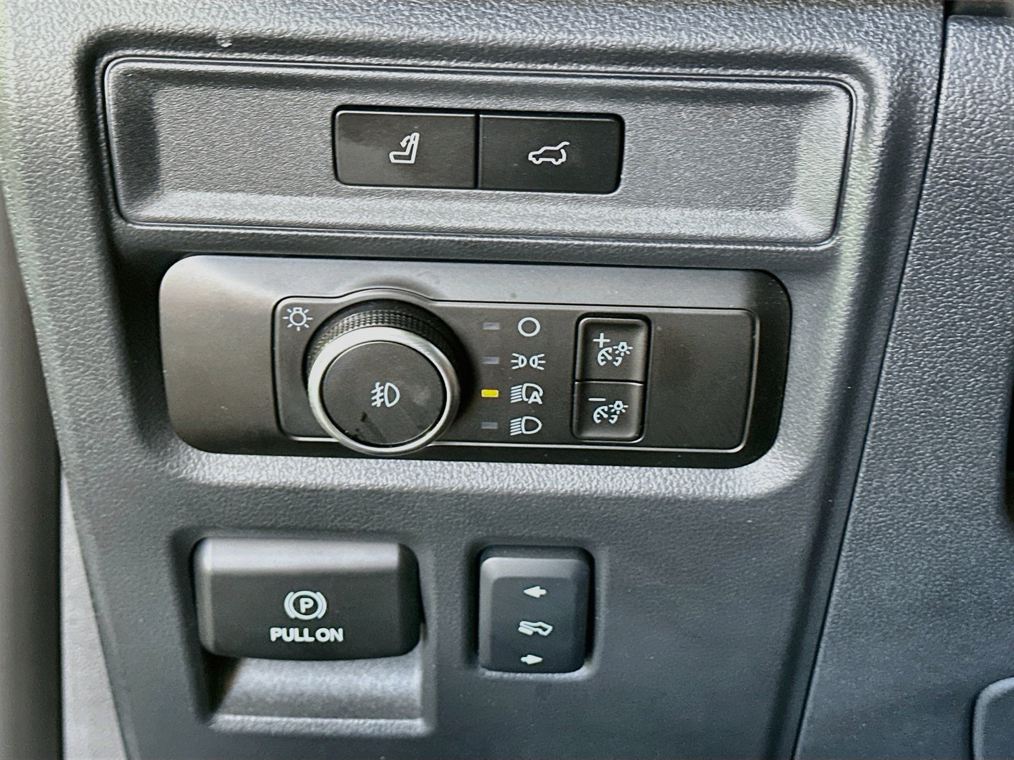 Used 2024 Ford Expedition Limited RWD image 17