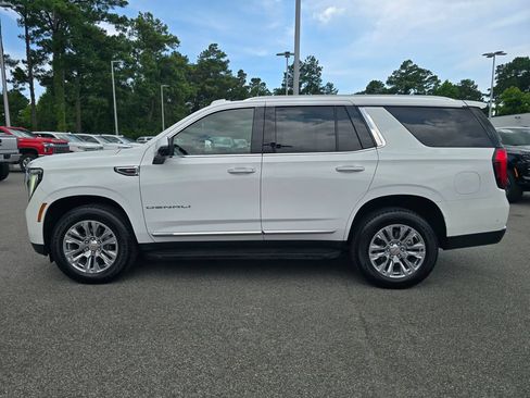 Used 2025 GMC Yukon Denali AWD/4WD image 2