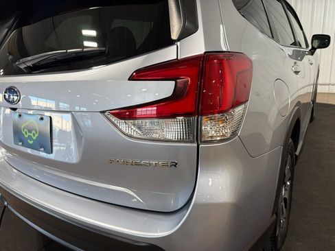Used 2021 Subaru Forester Premium AWD/4WD image 16