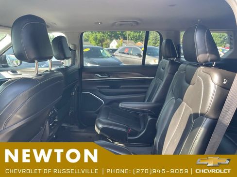 Used 2022 Jeep Grand Cherokee L Limited AWD/4WD image 13
