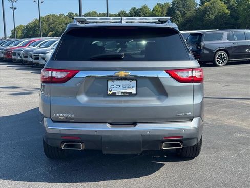 Used 2020 Chevrolet Traverse Premier w/ LPO, Floor Liner Package FWD image 4