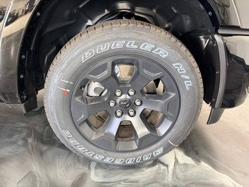 New 2026 RAM 1500 4x4 Crew Cab image 26