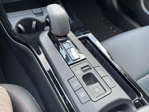 Used 2025 Toyota Prius Plug-In Hybrid w/ Limited Premium Package image 21