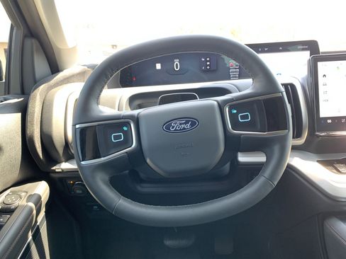 Used 2025 Ford Expedition Max Active image 18