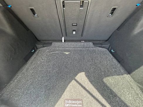 Certified 2022 Volkswagen Taos SE FWD image 39