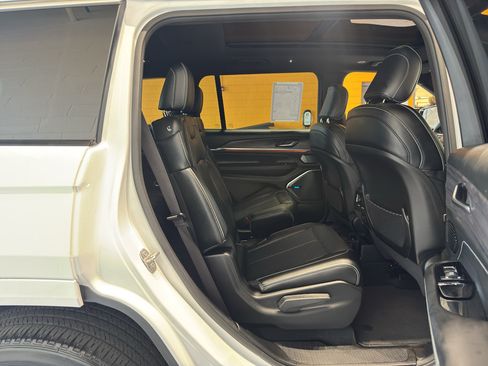 Used 2023 Jeep Grand Cherokee L Overland AWD/4WD image 20