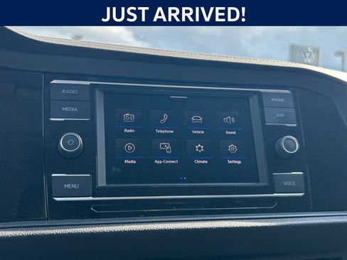 Certified 2023 Volkswagen Jetta SE FWD image 19