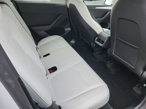 Used 2024 Tesla Model Y Long Range image 20