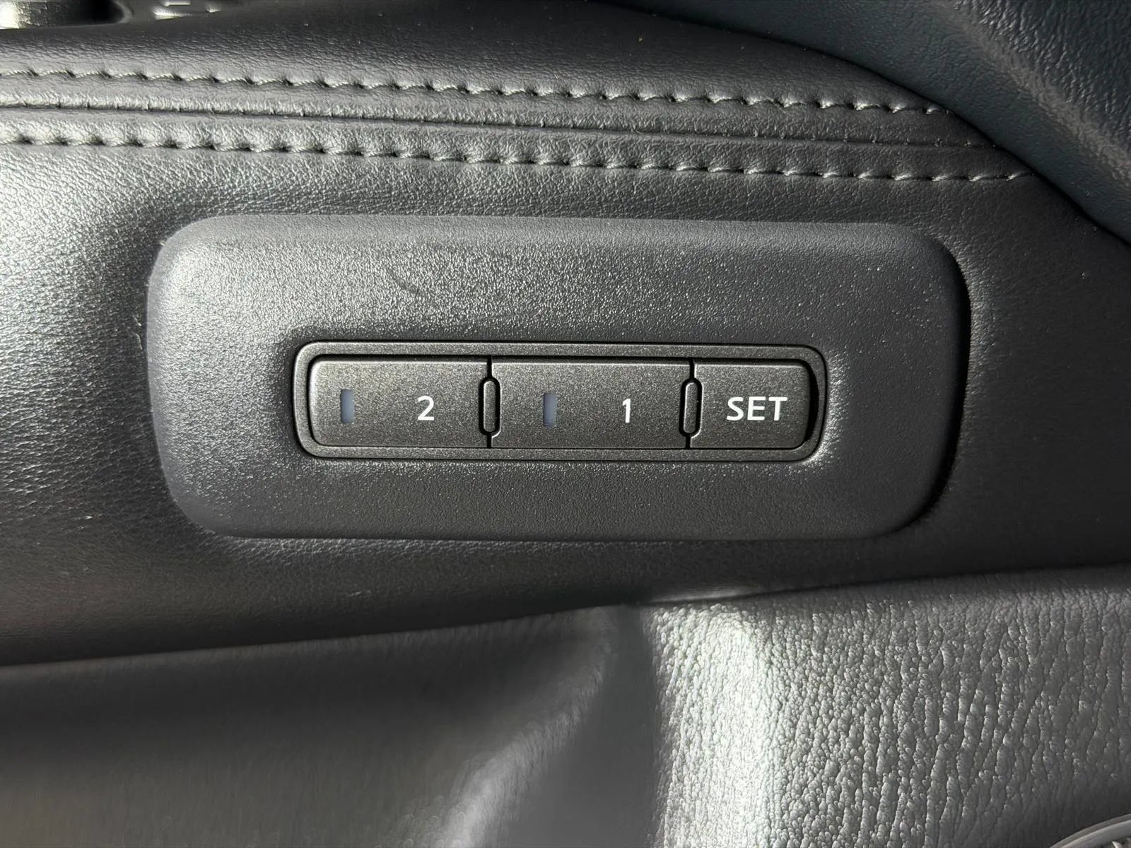 Used 2013 INFINITI JX35 FWD w/ Premium Pkg image 31