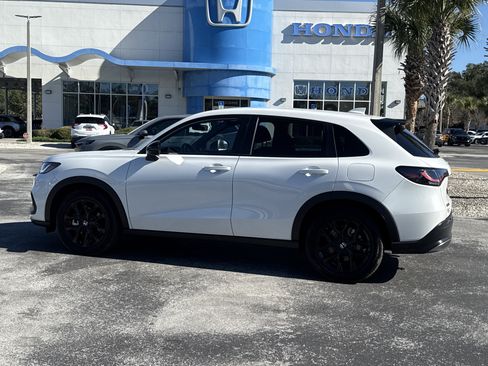 Certified 2025 Honda HR-V Sport image 11