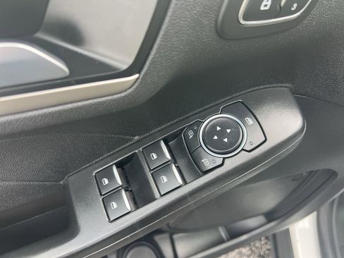 Used 2022 Ford Escape SEL w/ Technology Package FWD image 15