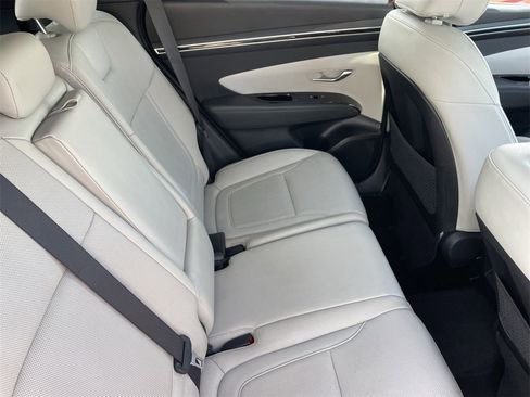 Certified 2022 Hyundai Tucson Limited image 12