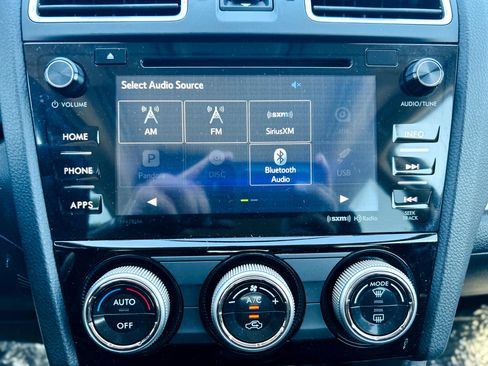 Used 2017 Subaru Forester 2.5i Premium w/ All-Weather Package image 30