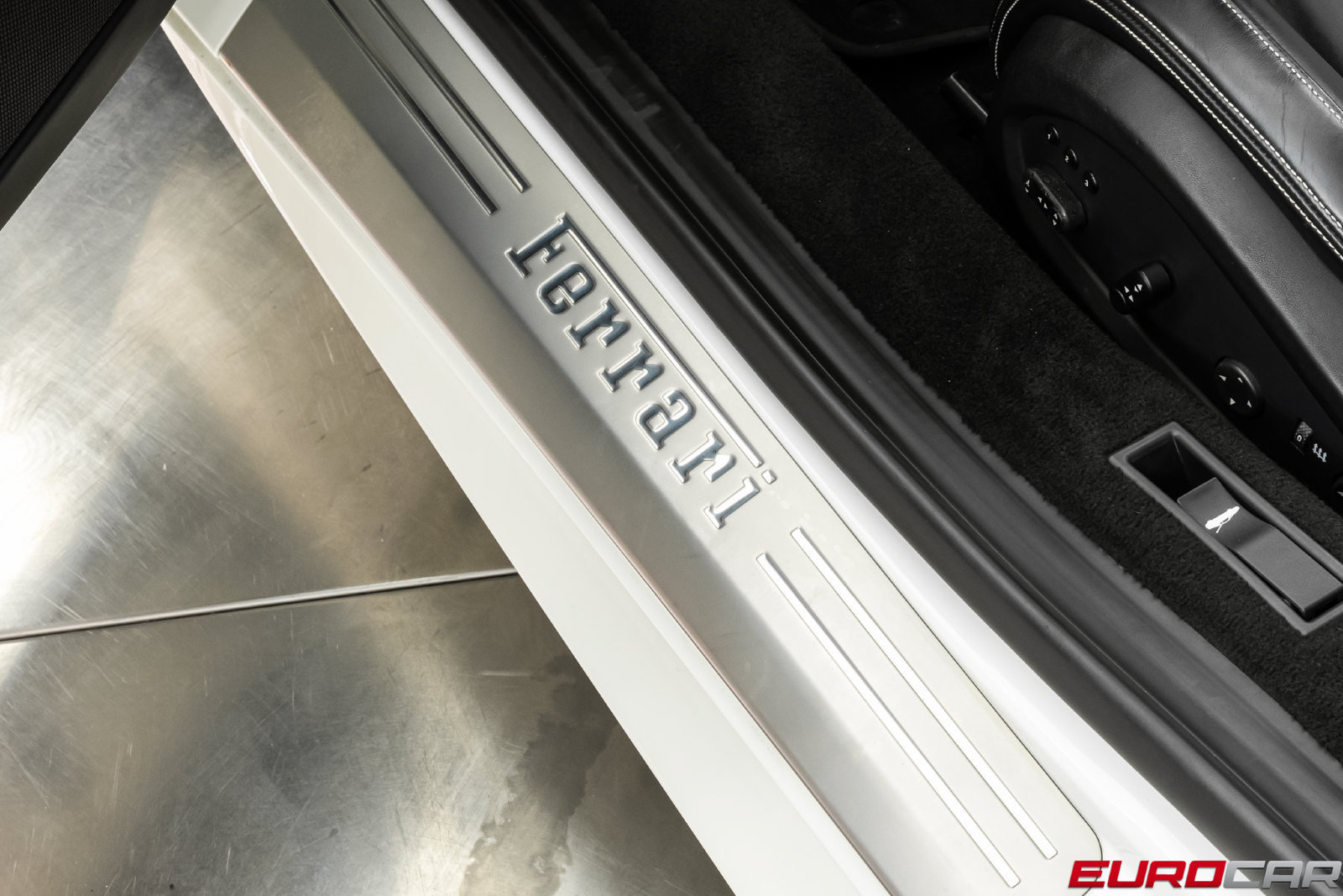 Used 2015 Ferrari 458 Italia Coupe RWD image 47