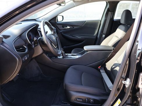 Used 2025 Chevrolet Malibu LT image 23