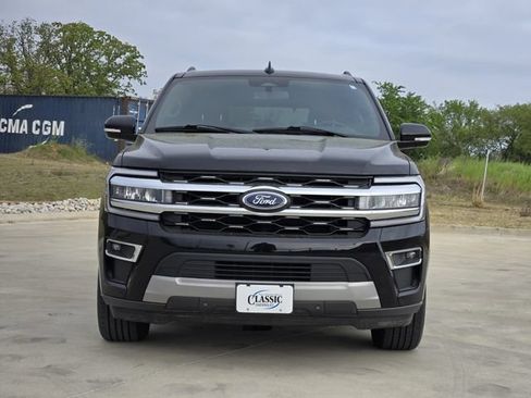 Used 2024 Ford Expedition Limited AWD/4WD image 3