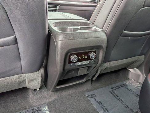 Used 2026 Chevrolet Traverse RS AWD/4WD image 22