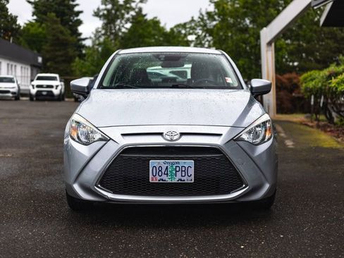 Used 2019 Toyota Yaris L FWD image 6