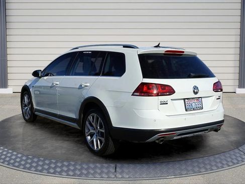 Used 2017 Volkswagen Golf Alltrack SEL image 5