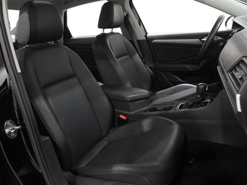 Used 2019 Volkswagen Jetta SE image 15