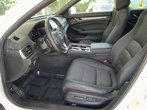 Used 2019 Honda Accord Sport image 9
