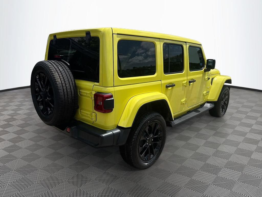 Used 2022 Jeep Wrangler Unlimited Sahara w/ Cold Weather Group AWD/4WD image 6