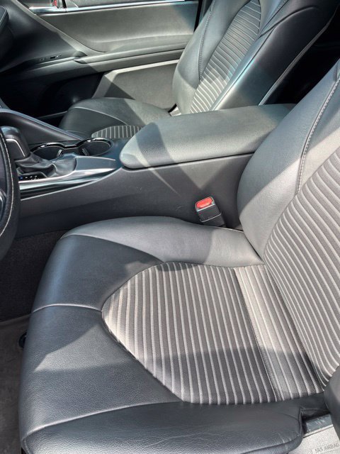 Used 2020 Toyota Camry SE w/ Carpet Mat Package FWD image 6
