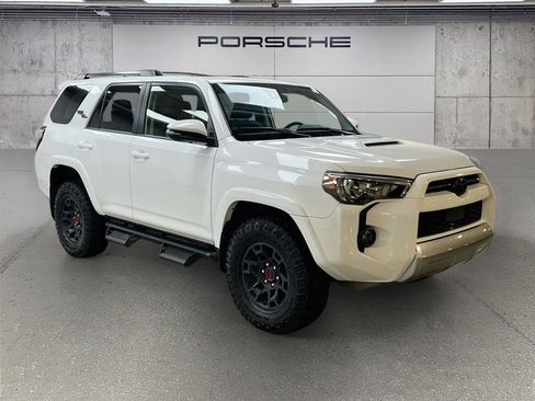 Used 2023 Toyota 4Runner TRD Off-Road Premium w/ Moonroof Package AWD/4WD image 7