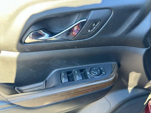 Used 2018 GMC Acadia SLE image 8