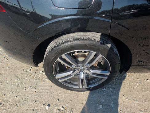 Used 2019 Volvo XC60 T5 Momentum w/ Premium Package AWD/4WD image 10