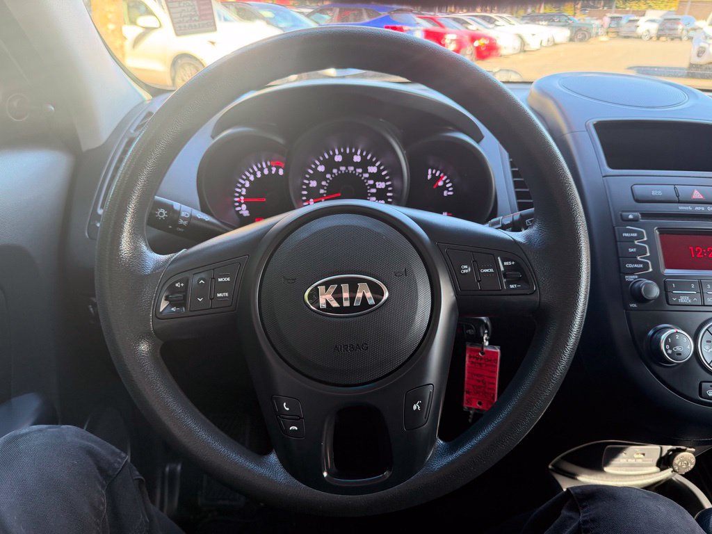 Used 2013 Kia Soul FWD image 21