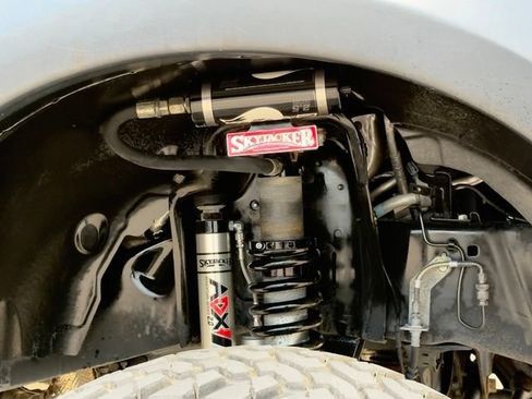 Used 2022 Ford F350 Platinum w/ Tremor Off-Road Package AWD/4WD image 18