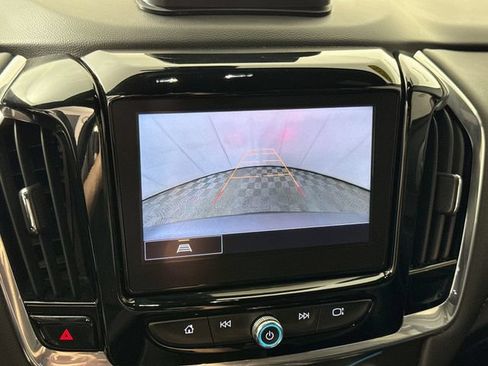 Used 2023 Chevrolet Traverse LT FWD image 14