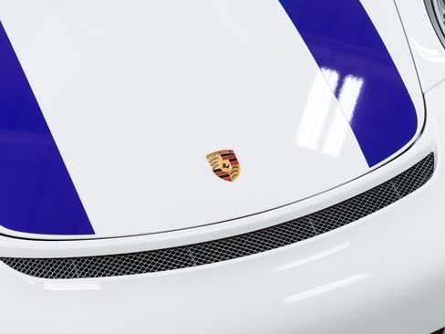 Certified 2016 Porsche 911 R RWD image 12