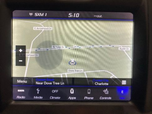 Used 2018 Chrysler 300 Touring L image 34