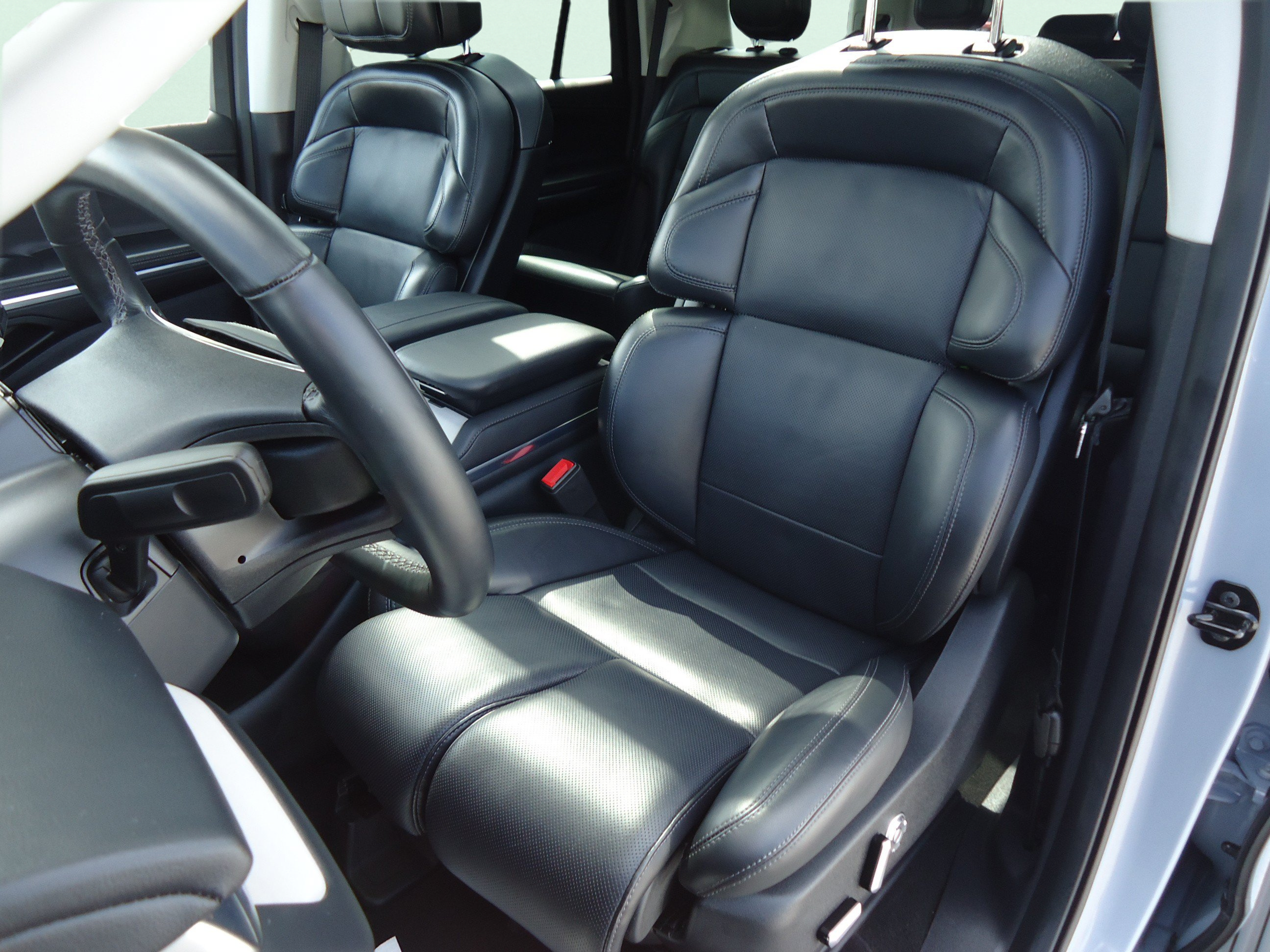 Used 2025 Lincoln Navigator Reserve AWD/4WD image 26