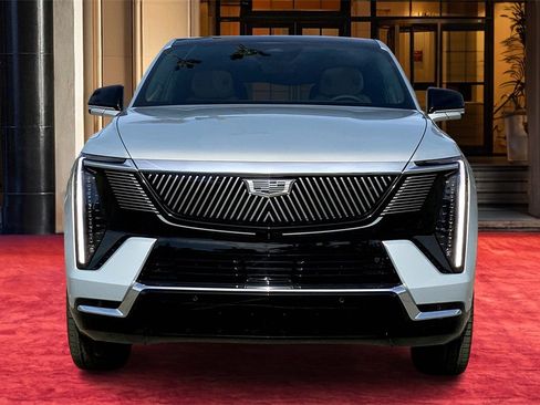 New 2025 Cadillac Escalade IQ Luxury 2 image 3