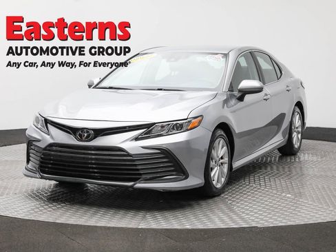 Used 2023 Toyota Camry LE image 1