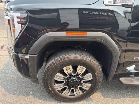 Used 2025 GMC Sierra 2500 Denali w/ Technology Package image 4