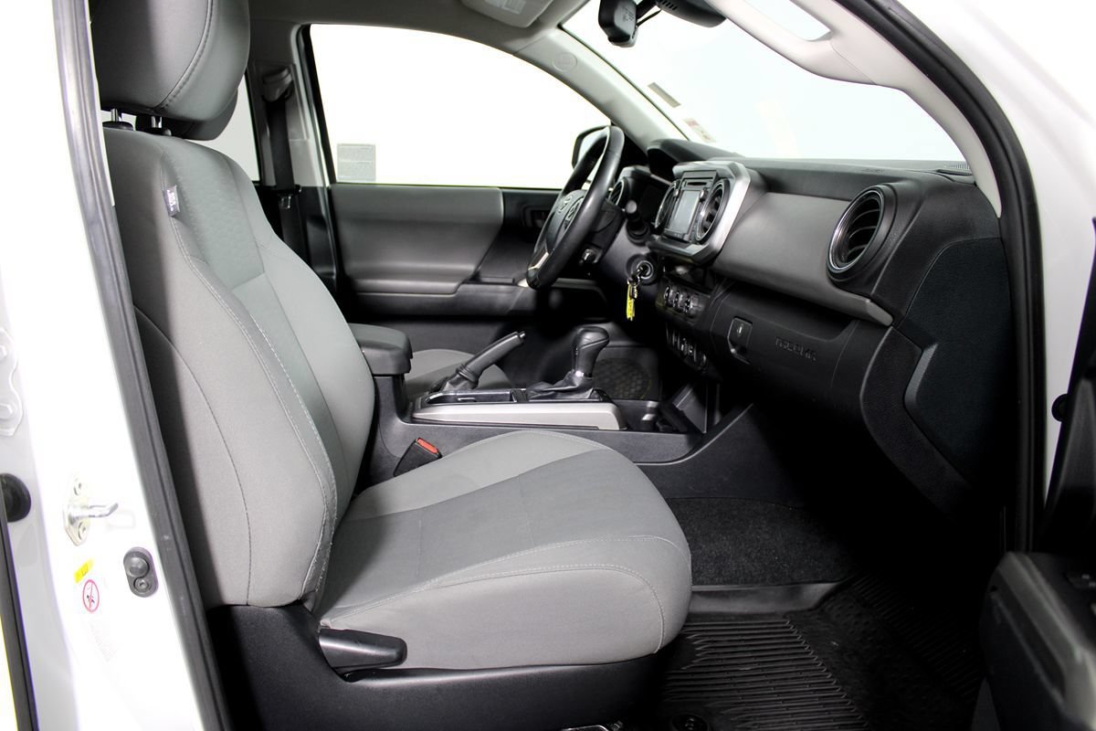 Used 2018 Toyota Tacoma SR5 RWD image 19
