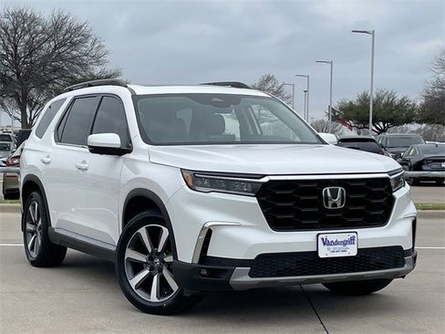 Certified 2025 Honda Pilot Elite image 2